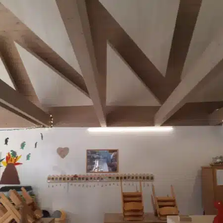 dreieckige PE Akustiksegel in Kita