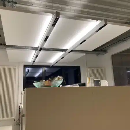 rechteckige PE Akustiksegel im Büro